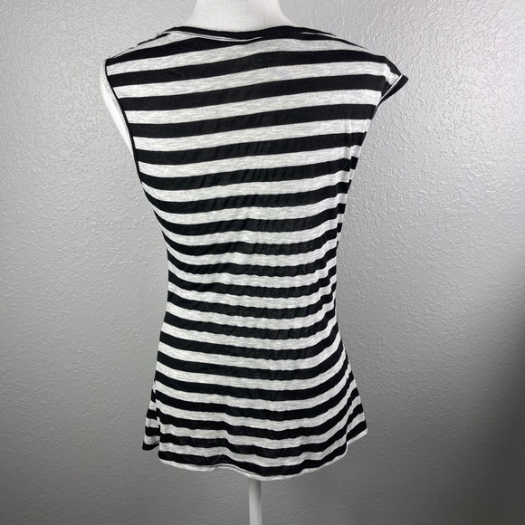 Black &‎ gray ruching top - Picture 5 of 8